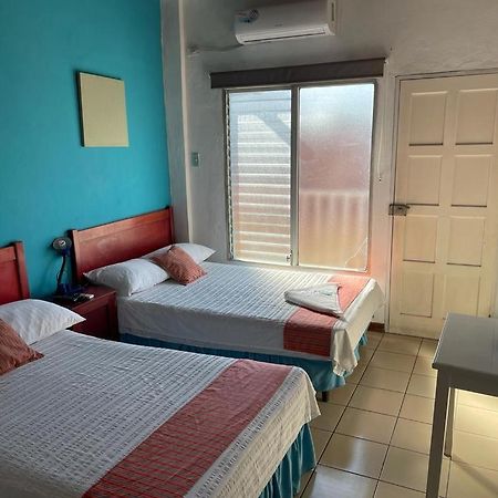 Hotel Villa Margarita Флорес Екстер'єр фото
