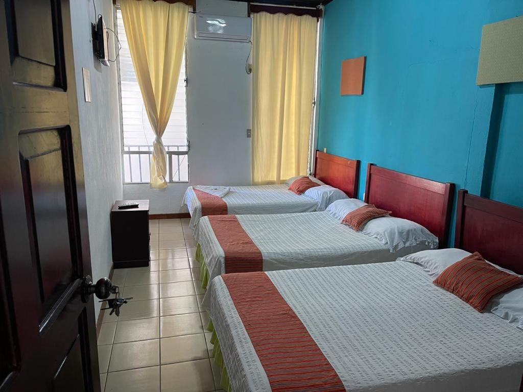 Hotel Villa Margarita Флорес Екстер'єр фото