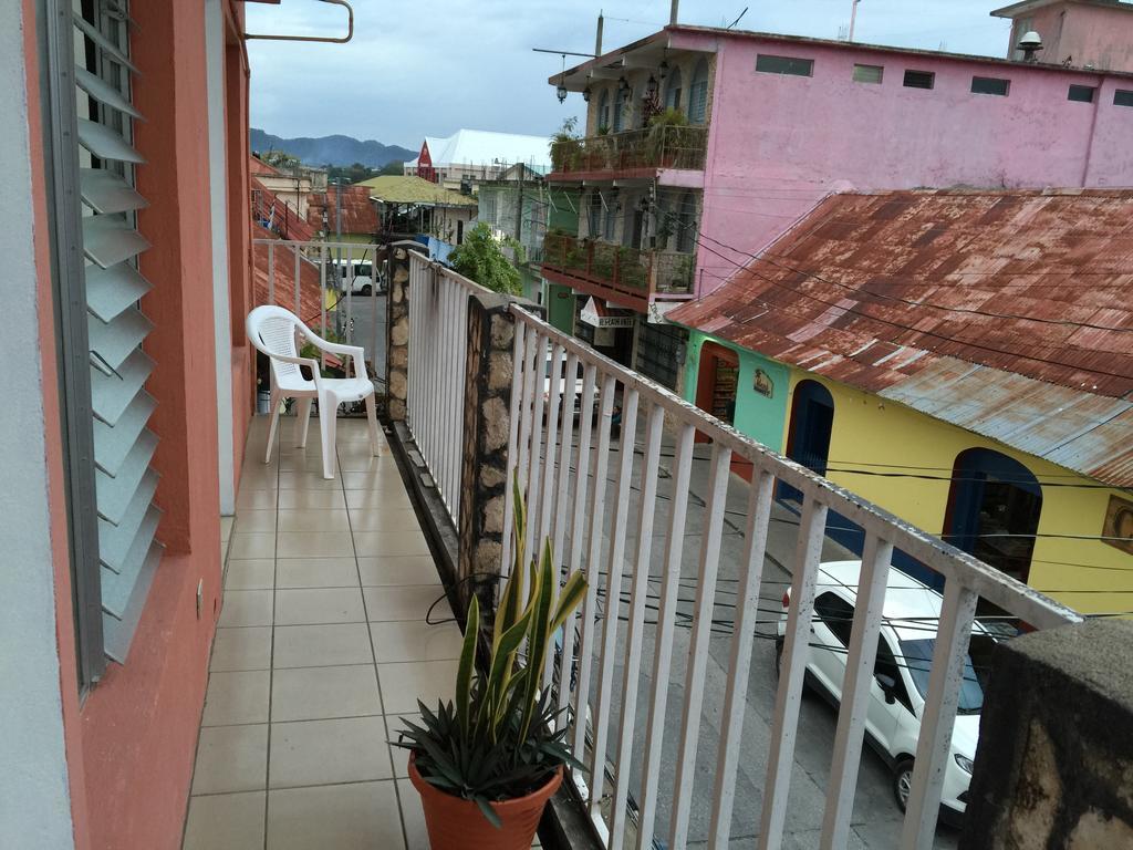 Hotel Villa Margarita Флорес Екстер'єр фото